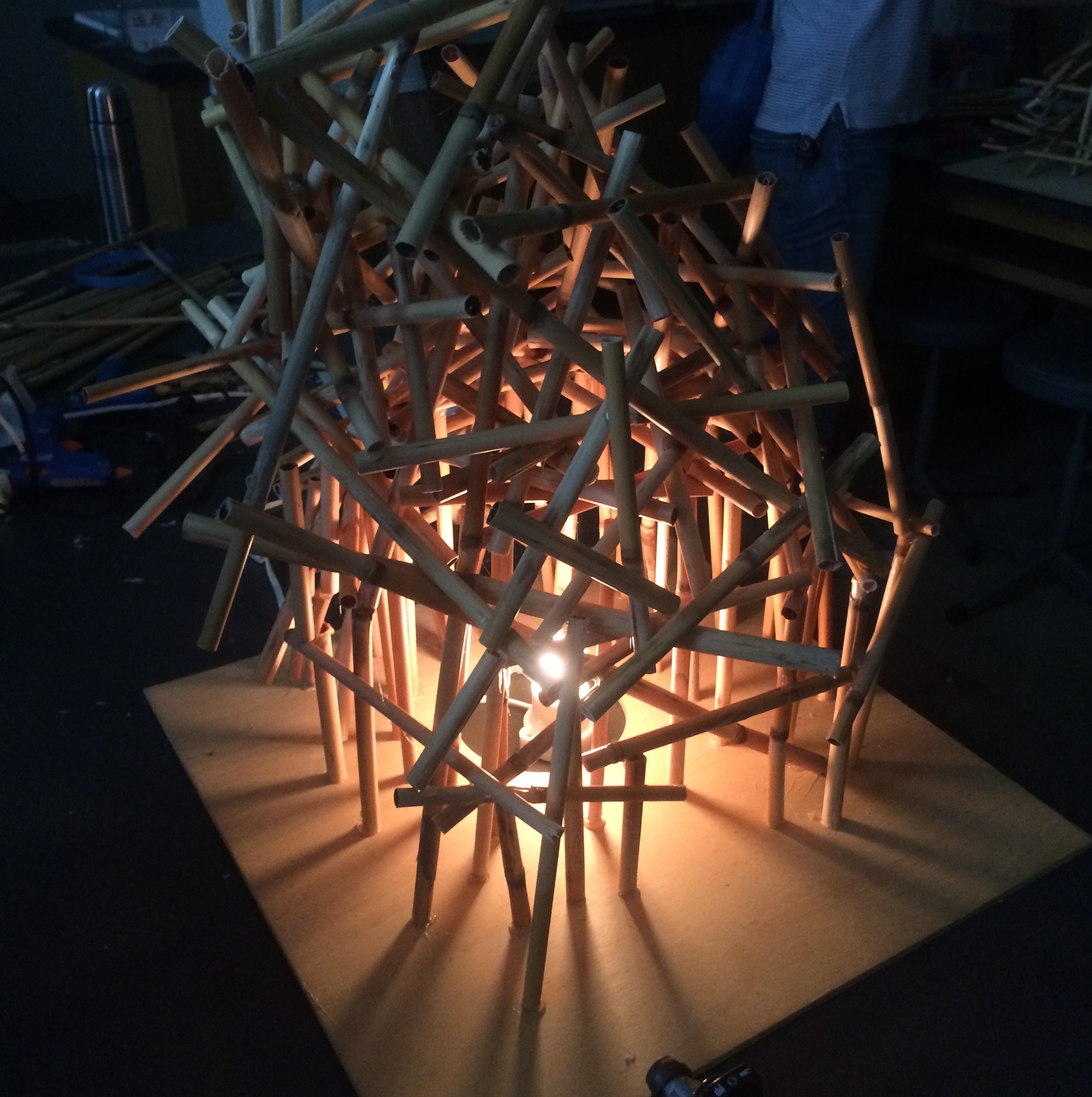 ナイトミュージアム特別企画　ヨシ灯りをつくろう②