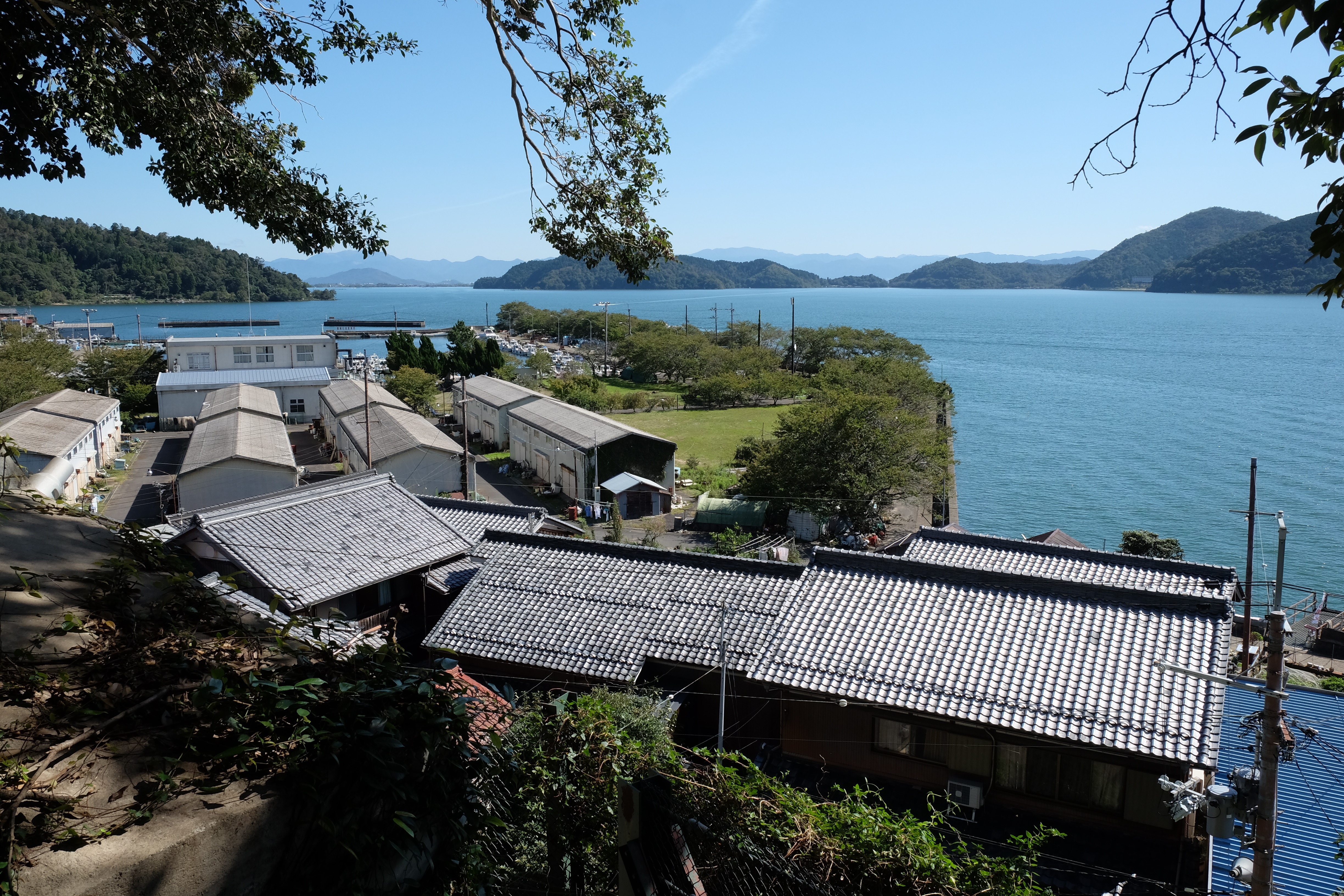 The fishing village on Okishima, the largest island in Lake Biwa. About 250 people live on the island, which covers 1.51 km<sup>2</sup>, and reaches 225 m above sea level. (8 October 2018)